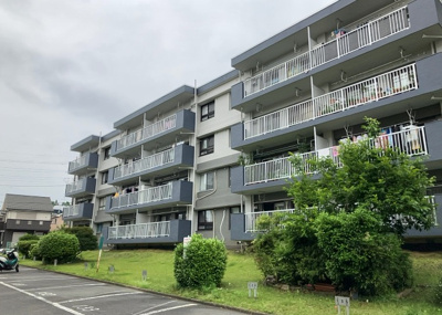 【展望】 | 緑ヶ丘第３住宅２３０２号棟 | 眺望を気にして物件を探す場合、前面に建物が建っていないか現地で確認しましょう！前面に建物があると景色はもちろん、日当たりや風通しにも影響が出てきます。住んだ時のことを想像しながら現地見学をしましょう。