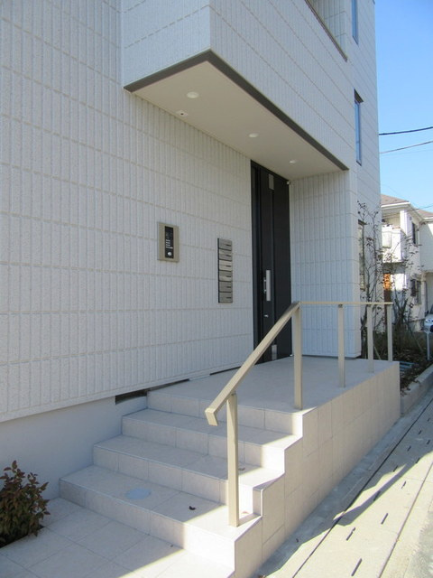 メゾンデフルールⅡのエントランス|★オートロック付きエントランス★