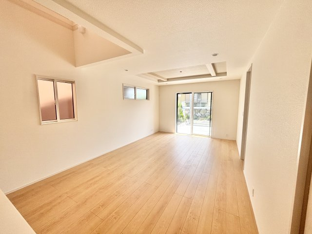 【仲介手数料無料／蟹江町】海部郡蟹江町大字蟹江新町　ブルーミングガーデン　新築戸建　4号棟　の居間・リビング