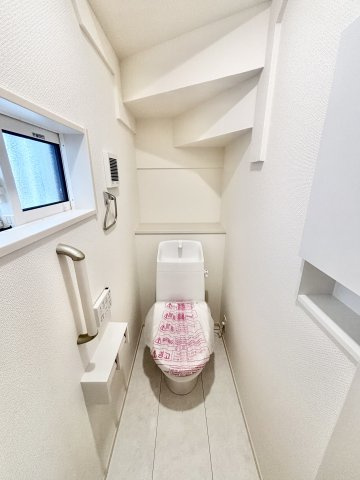 【仲介手数料無料／蟹江町】海部郡蟹江町大字蟹江新町　ブルーミングガーデン　新築戸建　4号棟　のトイレ
