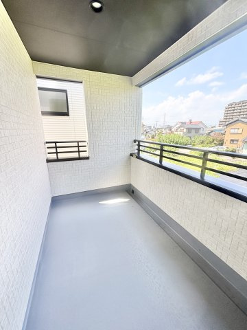 【仲介手数料無料／蟹江町】海部郡蟹江町大字蟹江新町　ブルーミングガーデン　新築戸建　4号棟　のバルコニー