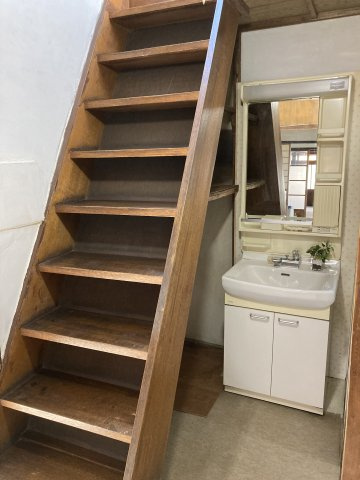 薬園町京町屋の洗面所