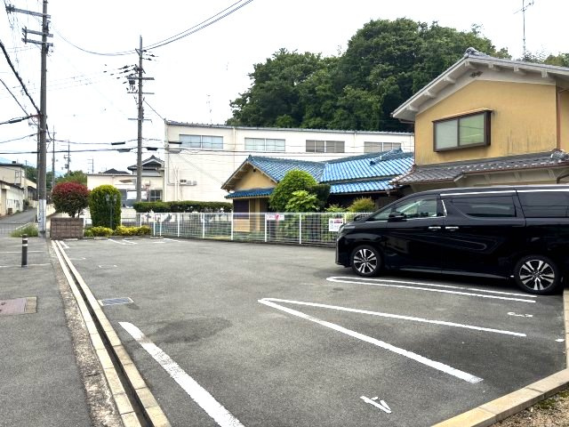 ルミエールの駐車場
