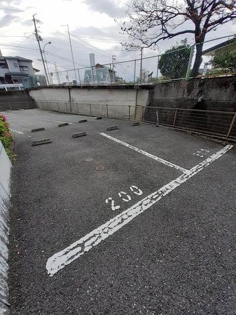 グランデール　一本松の駐車場|駐車場