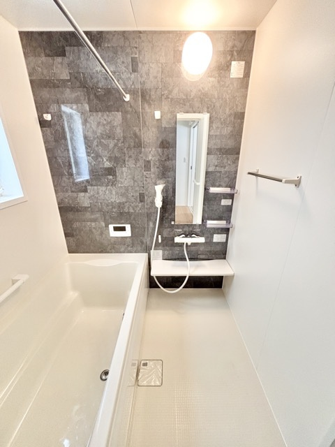 ファーストタウン海部郡第6蟹江町本町　全2棟　新築戸建の浴室