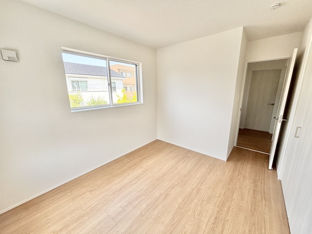 ファーストタウン海部郡第6蟹江町本町　全2棟　新築戸建の洋室