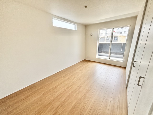 ファーストタウン海部郡第6蟹江町本町　全2棟　新築戸建の洋室