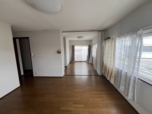 【一階一部店舗】佐倉市王子台6丁目　戸建ての居間・リビング