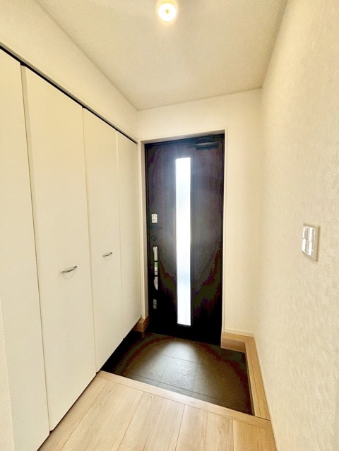 クレイドルガーデン東郷町諸輪第7　全8棟　新築戸建の玄関
