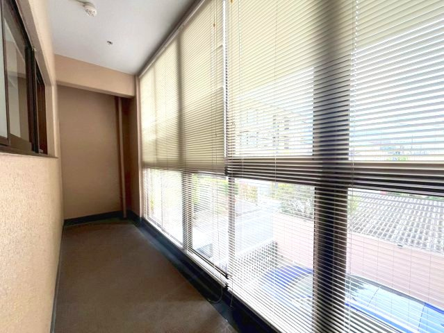 レジデンス國富のバルコニー|開放的で明るい空間を演出してくれるバルコニーです