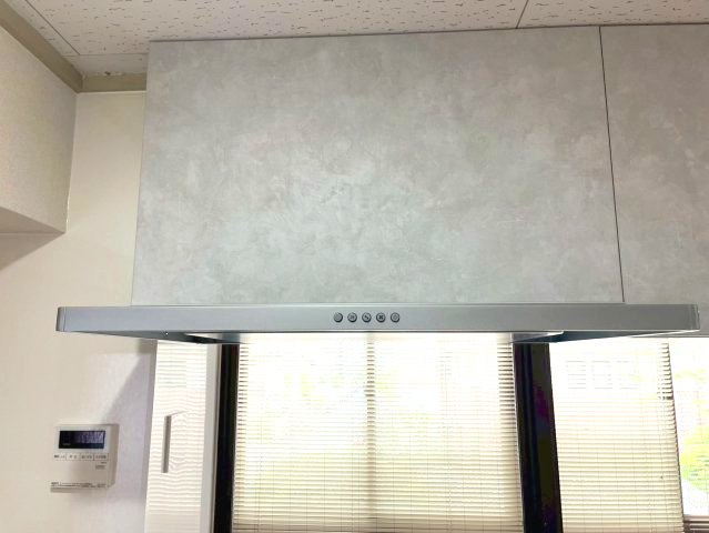 レジデンス國富のキッチン|レンジフードです