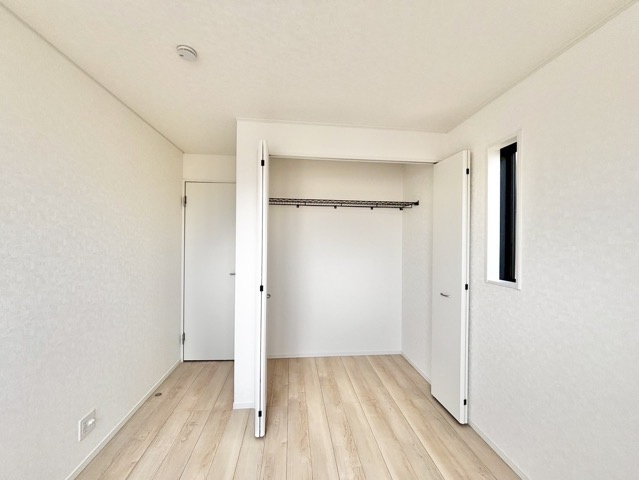 クレイドルガーデン東郷町諸輪第7　全8棟　新築戸建の洋室