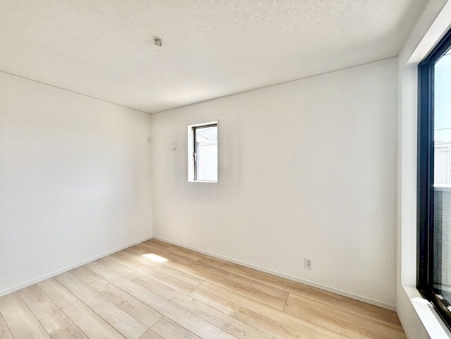 クレイドルガーデン東郷町諸輪第7　全8棟　新築戸建の洋室