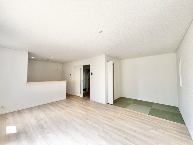 クレイドルガーデン東郷町諸輪第7　全8棟　新築戸建の居間・リビング