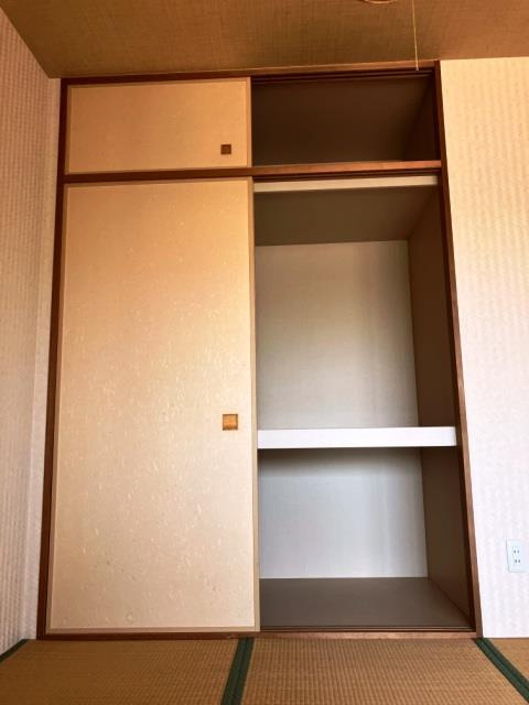 グリーンラグーナ甲子園Ａ棟の収納