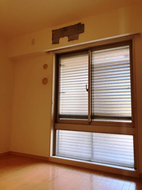 グリーンラグーナ甲子園Ａ棟の居間・リビング