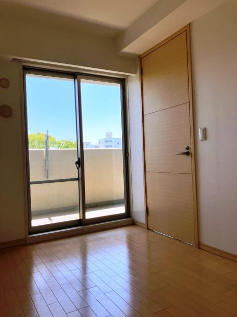 グリーンラグーナ甲子園Ａ棟の洋室