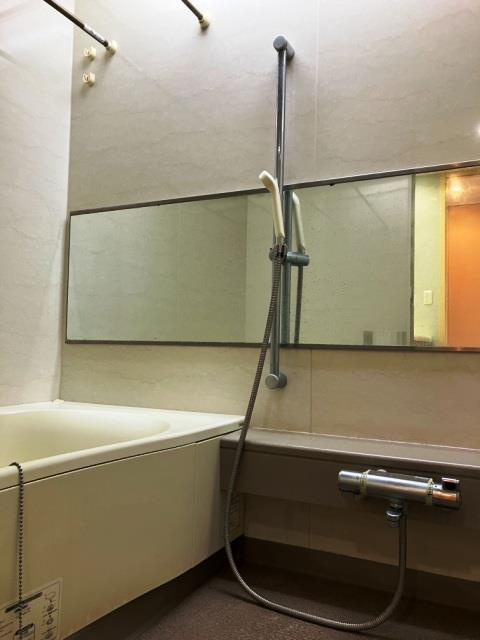 グリーンラグーナ甲子園Ａ棟の浴室