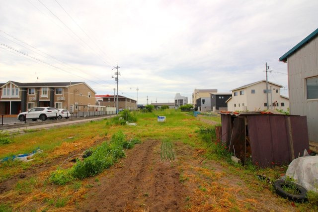 両三柳売土地の外観|周辺には高い建物も無く明るい敷地になります。