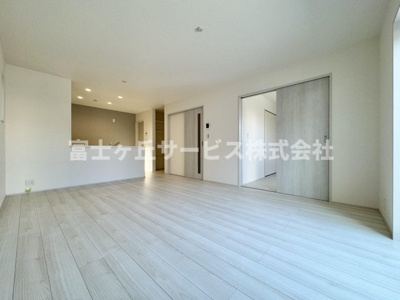 【居間・リビング】 | 焼津市利右衛門 2期 新築一戸建て 1号棟 | リビングダイニングです