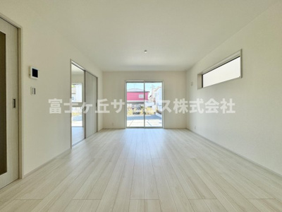 【居間・リビング】 | 焼津市利右衛門 2期 新築一戸建て 1号棟 | リビングです