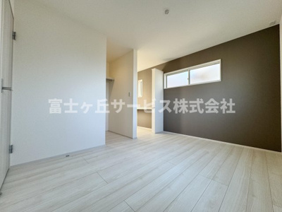 【寝室】 | 焼津市利右衛門 2期 新築一戸建て 1号棟 | 落ち着いて過ごせる寝室です