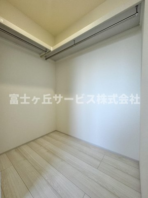 【収納】 | 焼津市利右衛門 2期 新築一戸建て 1号棟 | 収納豊富なウォークインクローゼット