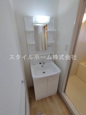 【独立洗面台】 | サンシャトレ神ノ輪 | 別部屋写真です。