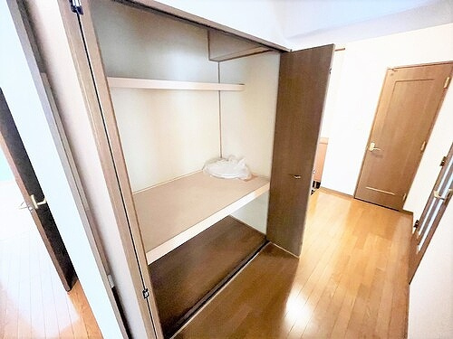 グランドールアサヒの収納|廊下収納　※2022年9月撮影