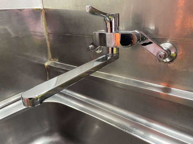 K-FLAT川戸のキッチン|コンパクトなキッチンで掃除もラクラク