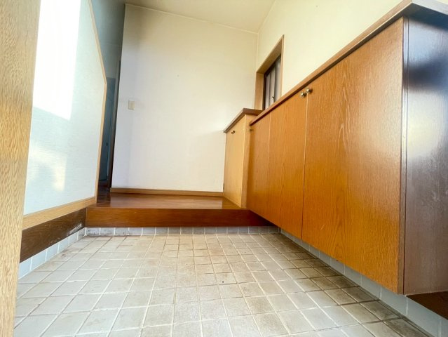 八街市山田台の玄関