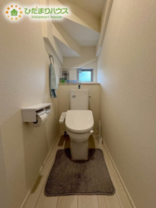 吉見町久保田　中古戸建のトイレ|節水できるトイレで、少ないお水でもしっかりと洗浄してくれます！