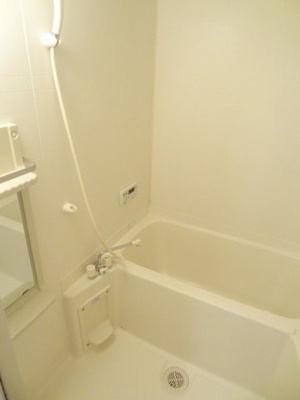 【浴室】 | バーシア名賀 | コンパクトで使いやすいお風呂です