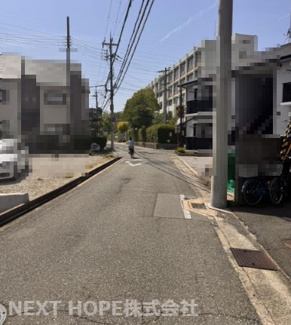 【前面道路含む現地写真】 | 伊丹市池尻７丁目中古テラスハウス | 前面道路は西側に私道幅員約3.9ｍに面しております！