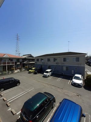 【駐車場】 | ハイブリッヂハピネスＡ | 車をお持ちの方に嬉しい駐車場付きの物件です