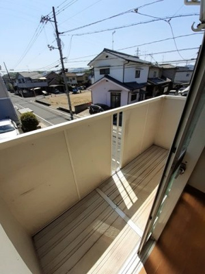 【バルコニー】 | ハイブリッヂハピネスＡ | お洗濯にも便利なバルコニー付き