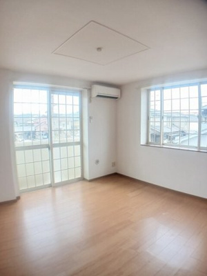 【居間・リビング】 | ハイブリッヂハピネスＡ | ゆったりとしたリビングです