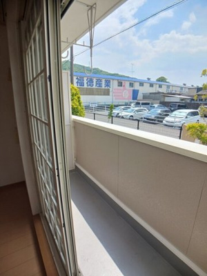 【バルコニー】 | セイバリー | バルコニーからの眺めを楽しみながら食事をしませんか