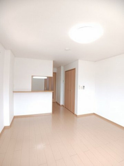 【内装】 | セイバリー | 明るい色調の室内です