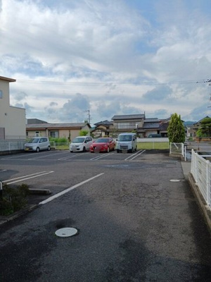 【駐車場】 | ラルジュグリーンＤ | カースペースがあります