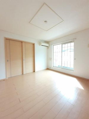 【居間・リビング】 | シャイニング　リバーサイド | リビングです