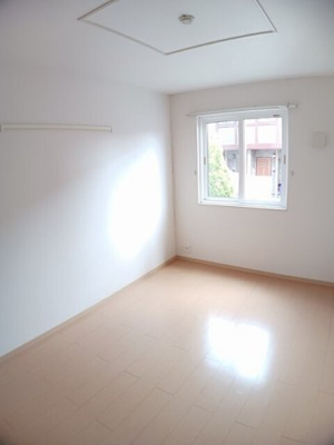 【寝室】 | ヒューベリオン | 内装は落ち着いています