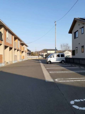 【駐車場】 | セレッソＡ | 駐車場に車を止められます