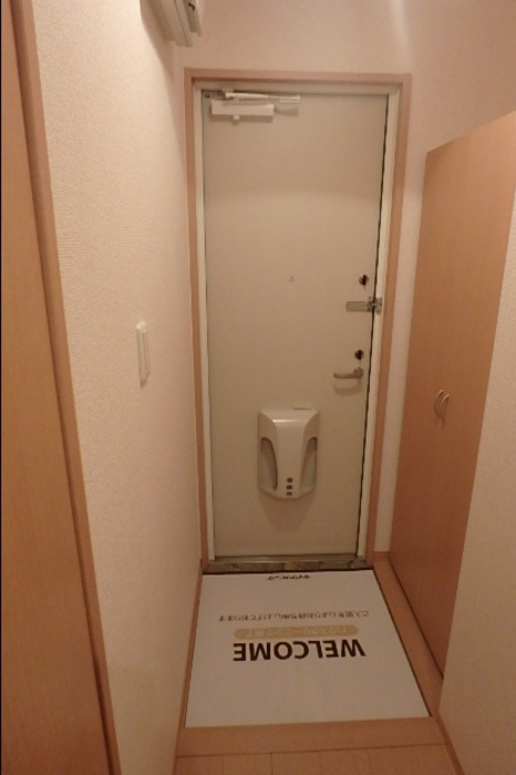 リビングタウン八日市場　Aの玄関