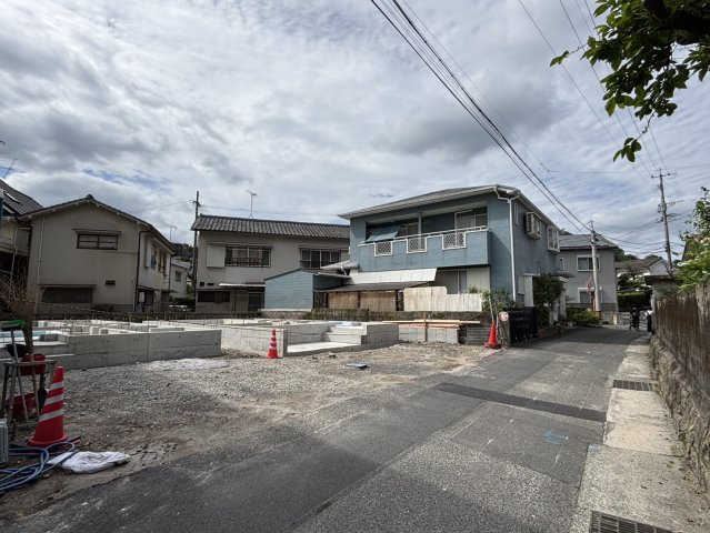 【前面道路含む現地写真】