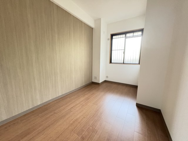 ライオンズマンション朝霧北の洋室