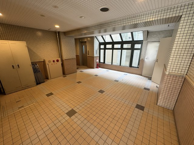 ライオンズマンション朝霧北のエントランス