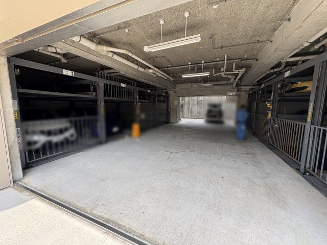 ライオンズマンション朝霧北の駐車場