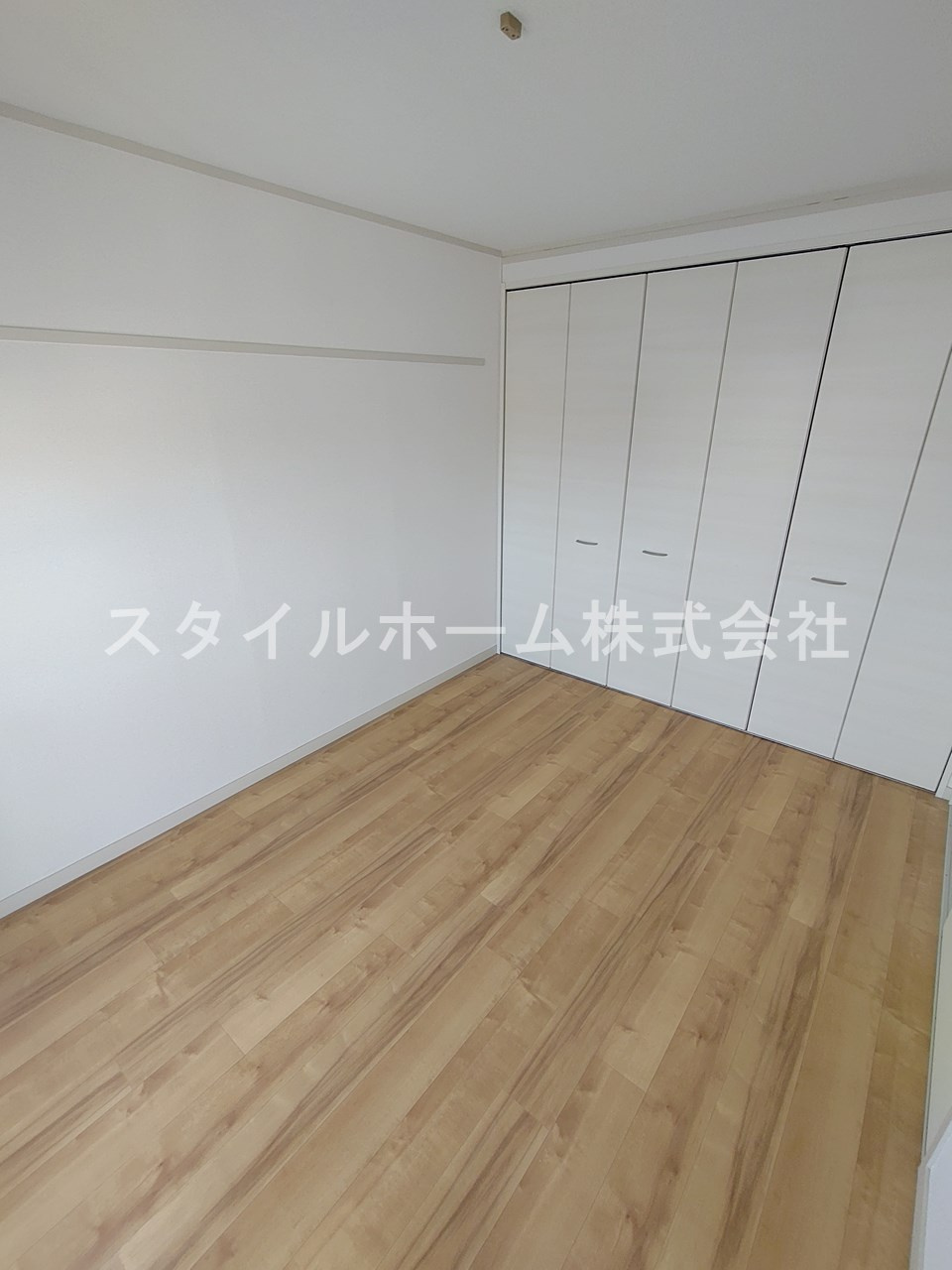 サンシャトレ神ノ輪の居間・リビング|別部屋写真です。