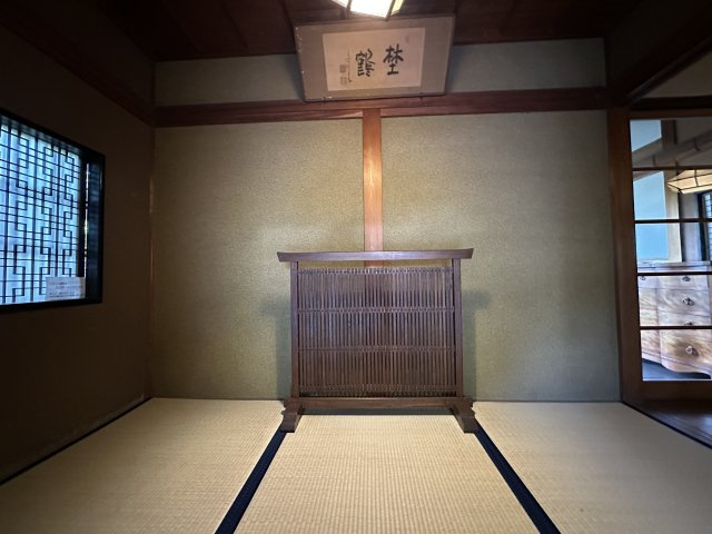 東町２丁目（桜寛苑）テナントの玄関